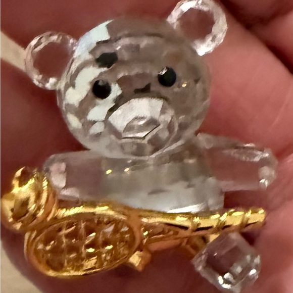 Swarovski BEAR TENNIS PLAYER PIN - Picture 2 of 6